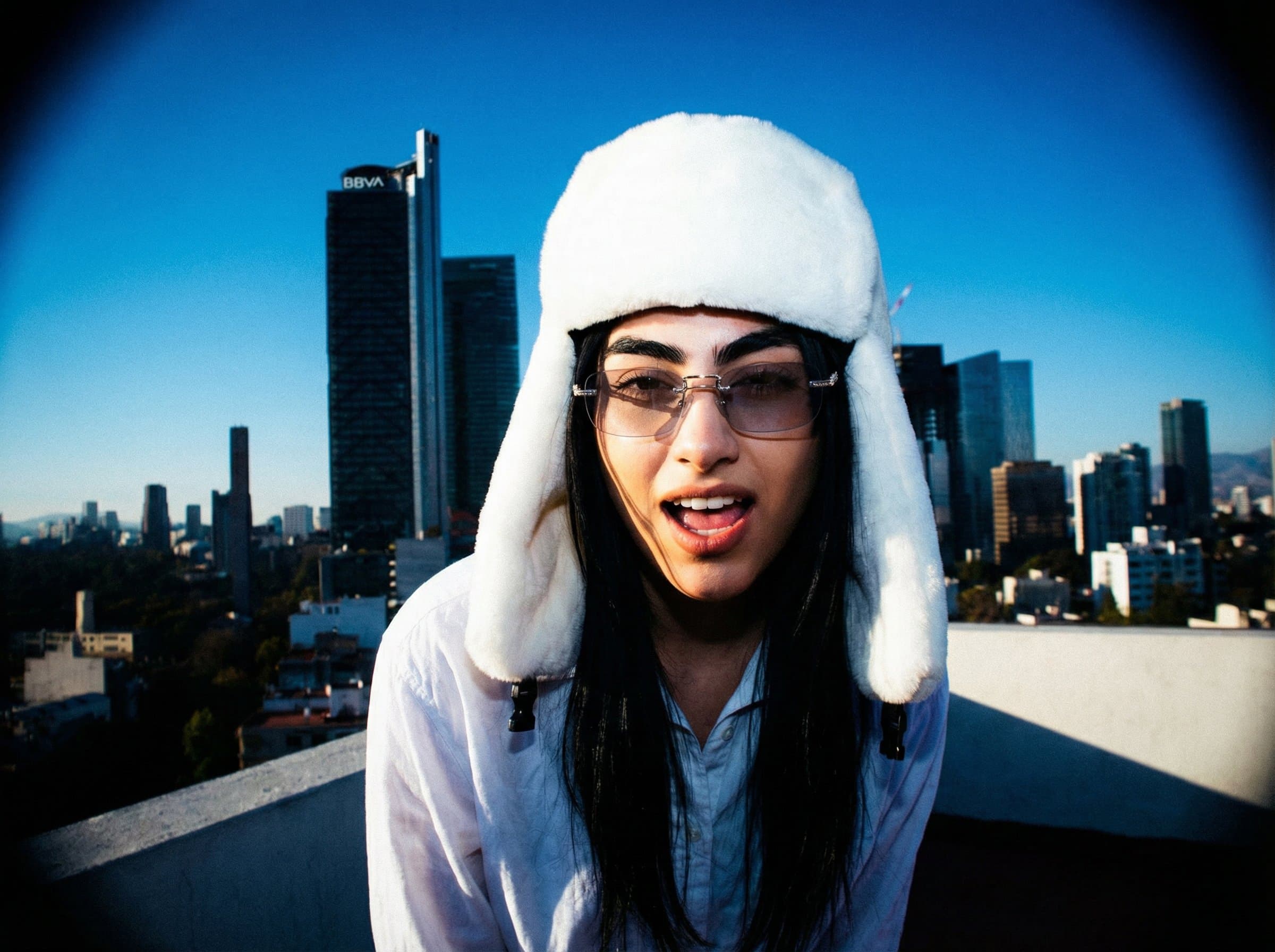 Exactly Extreme Contrast